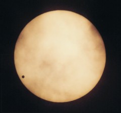 金星の太陽面経過の写真