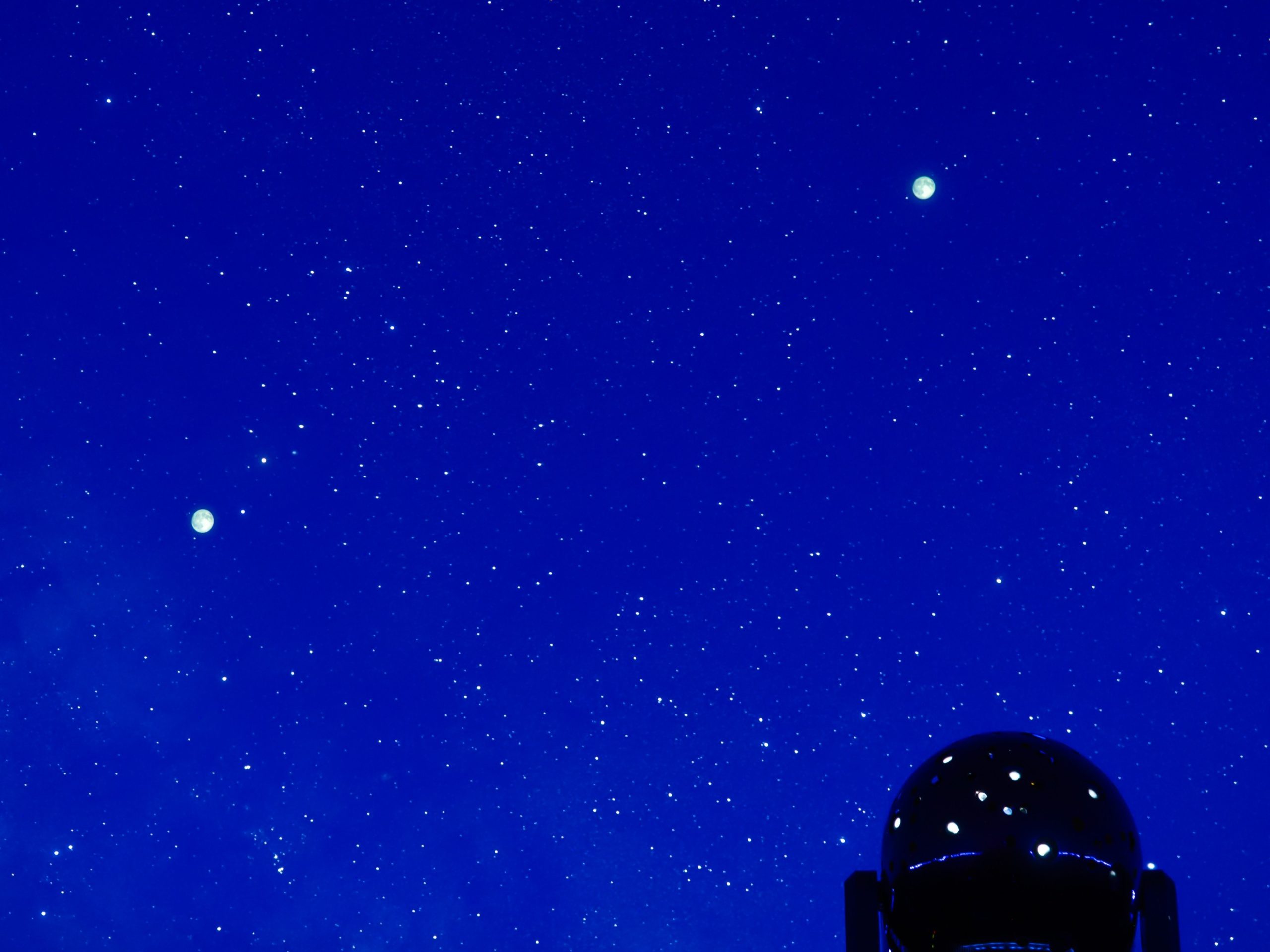 5月のプラネタリウムポスターイメージ